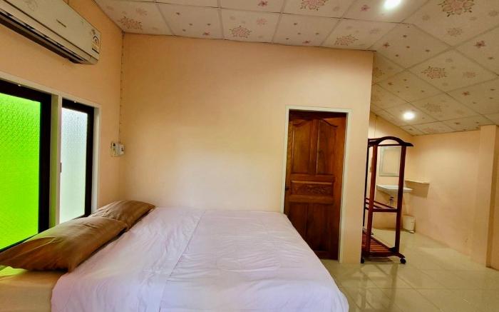 At tree Resort บ้านกรูด - หลังใหญ่กลาง (2ห้องนอน)