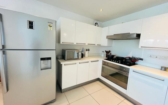 ELIVAAS 4 BHK with Pvt Pool & Sunrise or Sunset view - Risaia