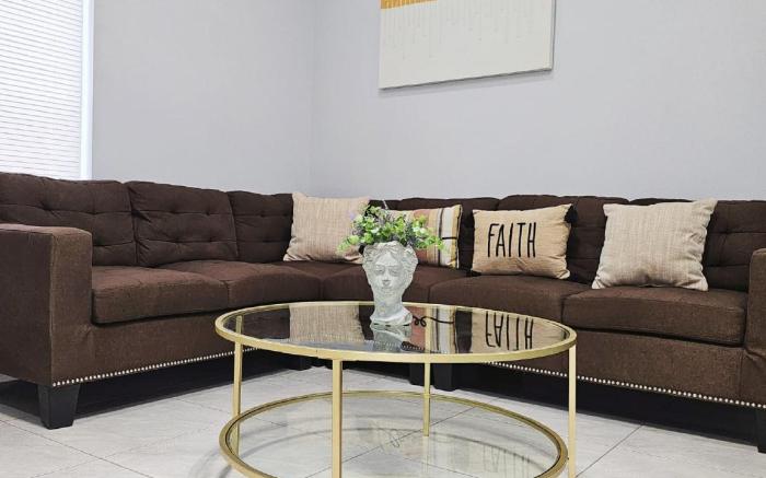 Beautiful apartment 9 min to Mercedes outlets