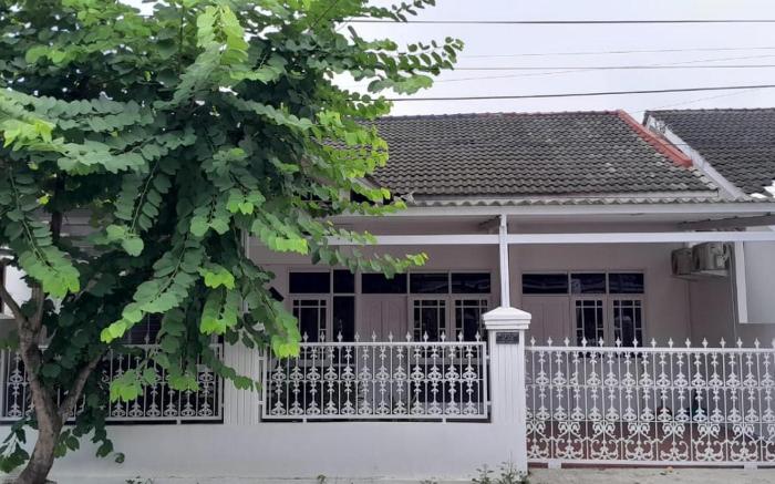 De Lima Guesthouse 5 Kamar AC Kamar Mandi Dalam