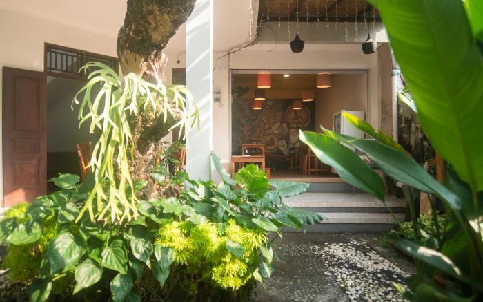 Miraa Guest House & Resto