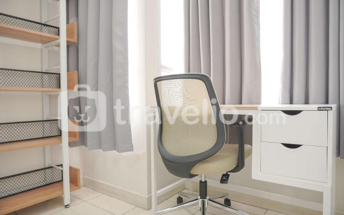Minimalist 1BR Cinere Bellevue Suites By Travelio