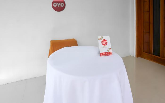 OYO 93440 Warde Hotel  Near Sae Restaurant