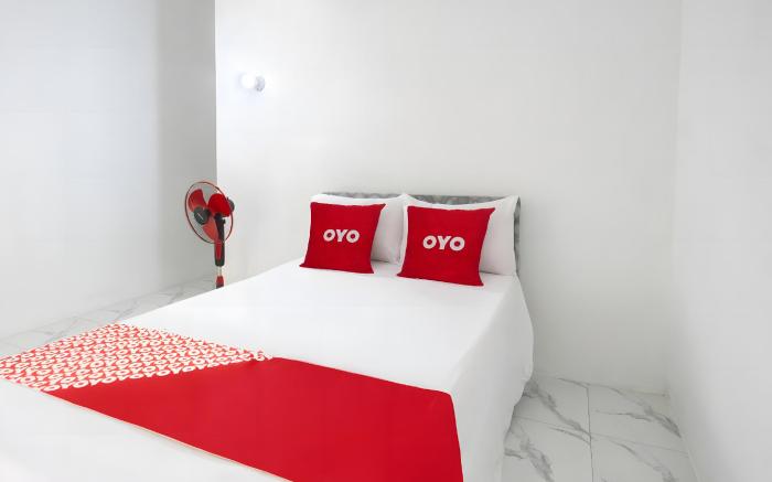 OYO 93440 Warde Hotel  Near Sae Restaurant