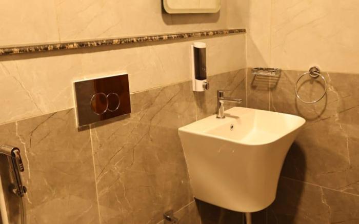 Le Colonial Suites