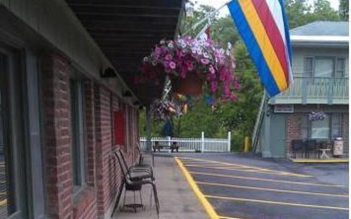 Community Court Motel