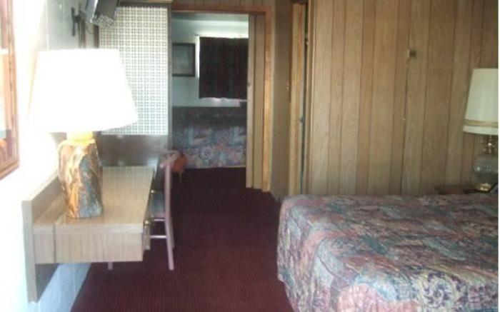 Town House Motor Inn