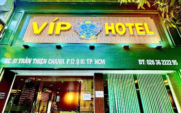 VIP HOTEL