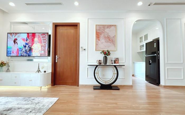 Luxury Apartment P12  Vinhomes Times City