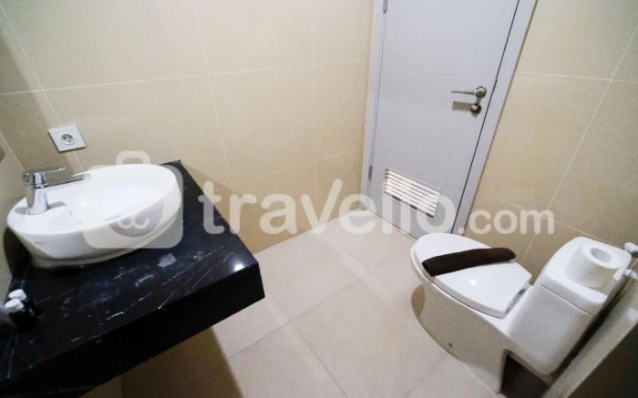Good 1BR at Grand Sungkono Lagoon Apt By Travelio