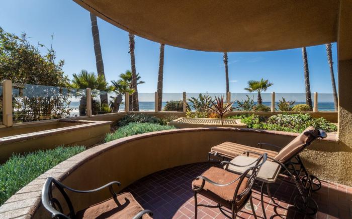 Pacific Terrace Hotel