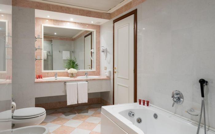 Leonardo Hotel Milan City Center