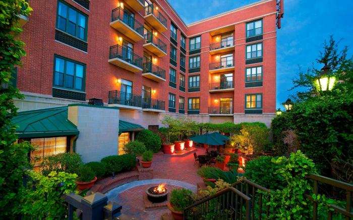 Courtyard by Marriott Savannah Downtown/Historic District