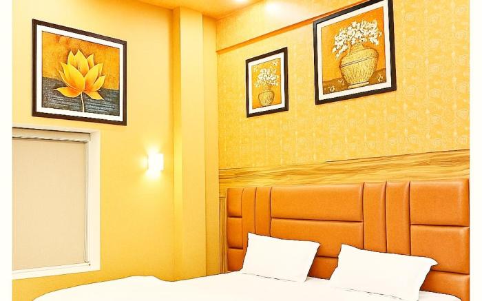 Goroomgo JSB Palace Varanasi