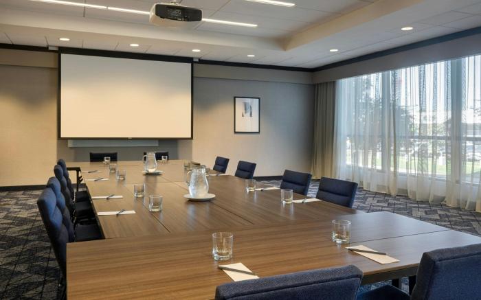 Courtyard by Marriott Redwood City