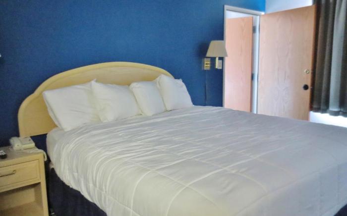 Days Inn by Wyndham Osage Beach Lake of the Ozarks