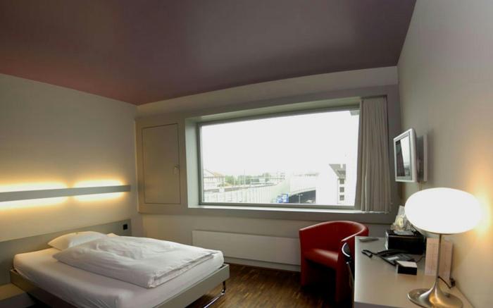 Dasbreitehotel am Rhein