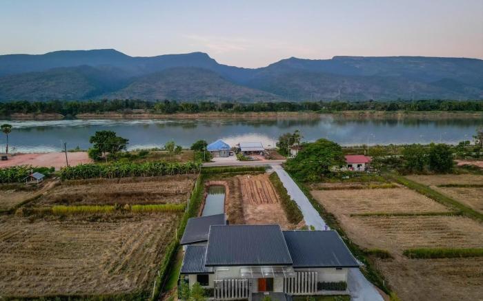 Boonjumnong Pool Villa บุญจำนงค์ พูลวิลล่า บึงกาฬ