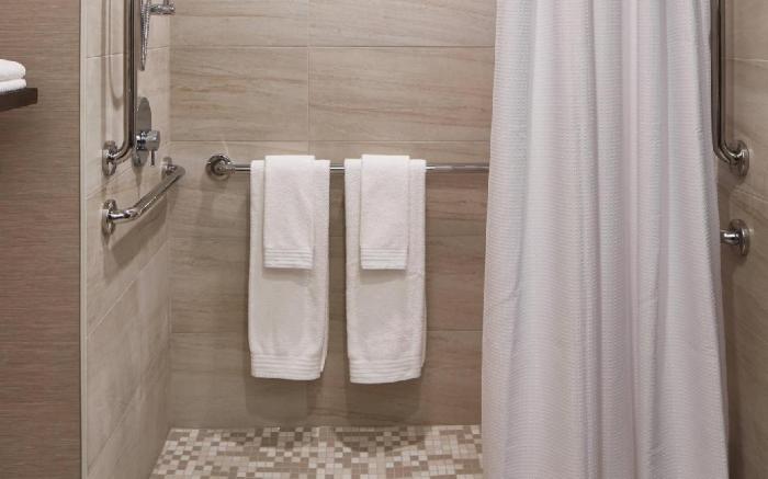 The Del Monte Lodge Renaissance Rochester Hotel & Spa