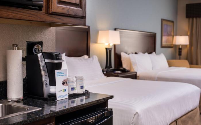 Holiday Inn Express & Suites Pittsburg By IHG
