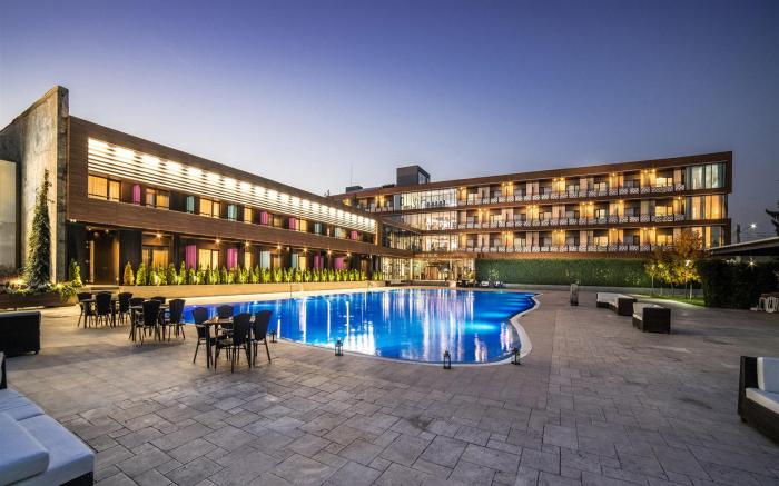 Sky Blue Hotel & Spa