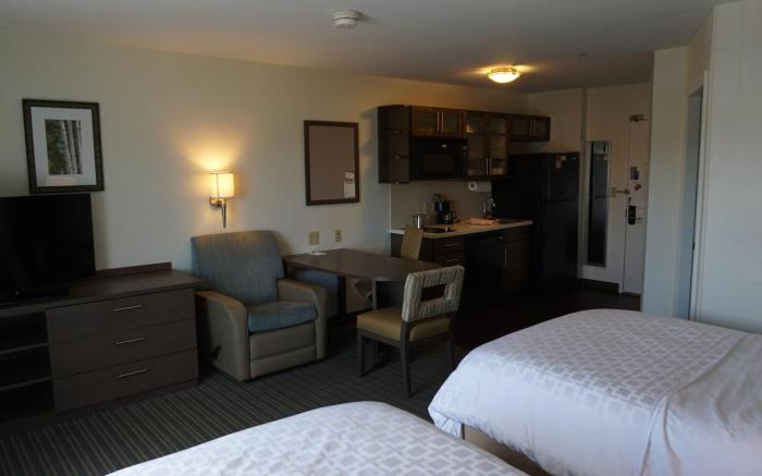 Candlewood Suites-West Springfield By IHG