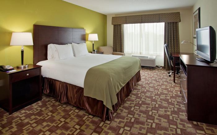 Holiday Inn Express Hotel & Suites Kansas City Sports Complex By IHG