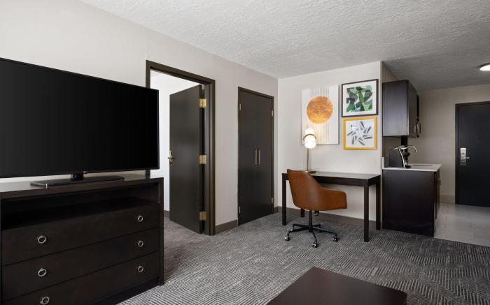 Holiday Inn & Suites Albuquerque Airport By IHG
