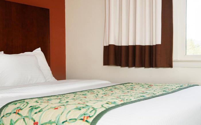 Red Carpet Inn and Suites Plymouth