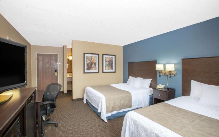 AmericInn by Wyndham Clear Lake