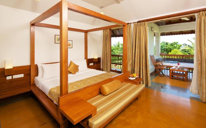 Le Pondy - Beach and Lake Resort