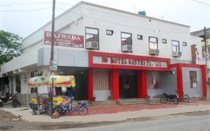 Hotel Gayatri Palace