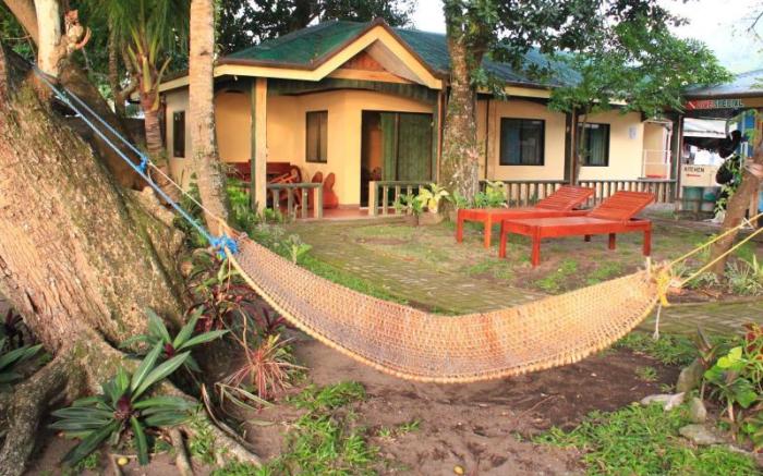 RedDoorz @ July's Haven Seaside Pension Camiguin
