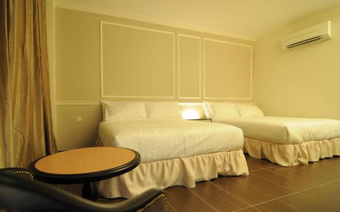 Luscious Hotel