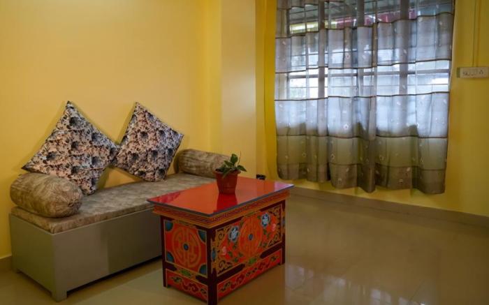 Yellow Sapphire, Premium Sikkimese Homestay