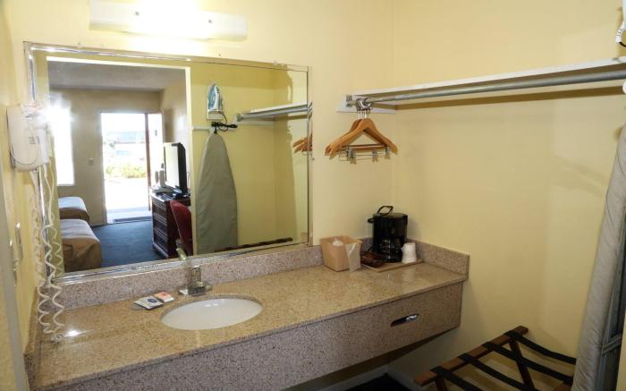 Red Carpet Inn Anniston Oxford