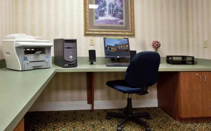 Holiday Inn Express & Suites Thomasville By IHG