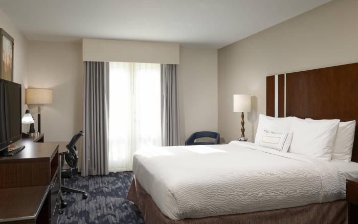 Fairfield by Marriott Inn & Suites San Diego Old Town