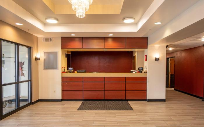 Red Roof Inn & Suites Indianapolis Airport