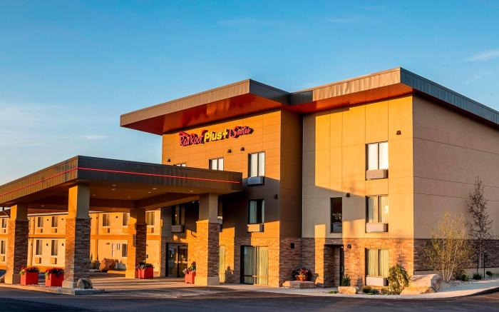 Red Roof PLUS+ & Suites Malone