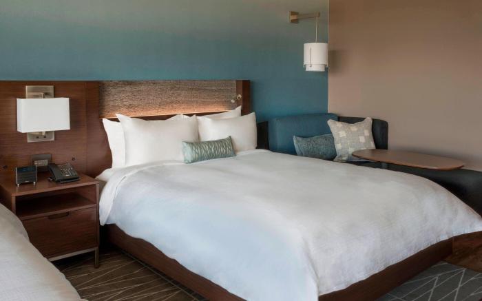 Buffalo Marriott at LECOM HARBORCENTER
