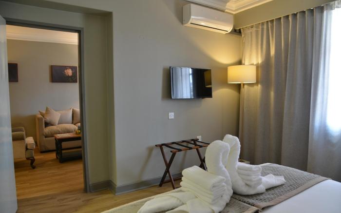 Cresta Jameson Hotel