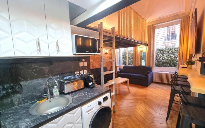 Beautiful mini Loft near Saint-Lazare