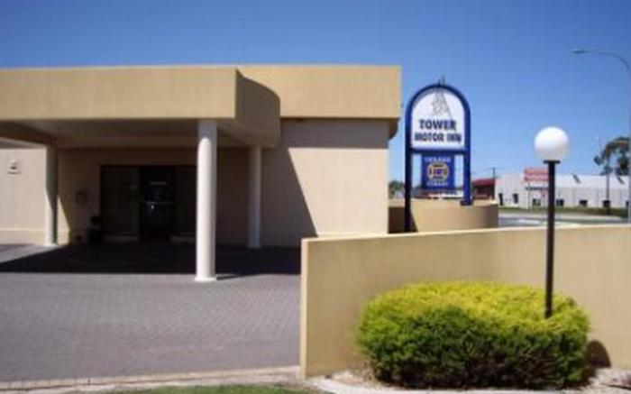 Golden Chain Tower Motor Inn