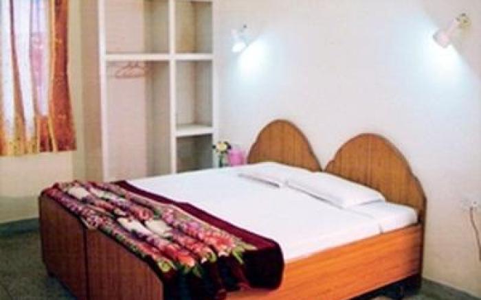 Hotel New Bakshi House