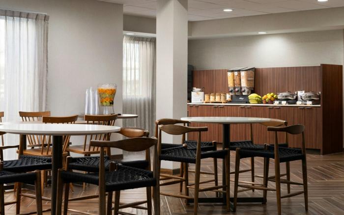 Fairfield by Marriott Inn & Suites Newark Liberty International Airport