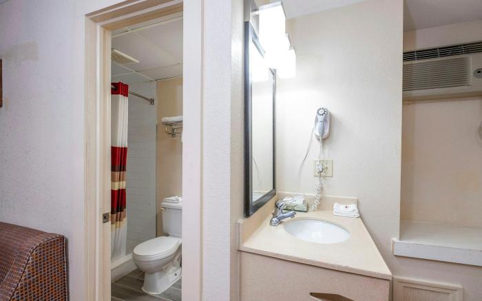 Red Roof Inn Neptune - Jersey Shore