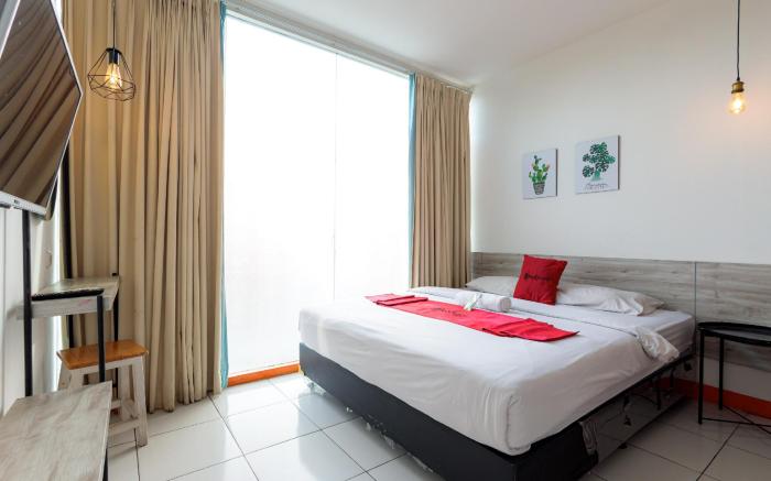 RedDoorz near Mangga Dua Mall