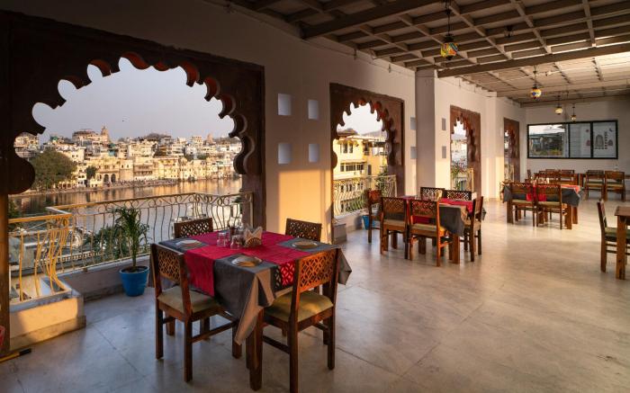 DERA PICHOLA- A Lake Facing Boutique Hotel