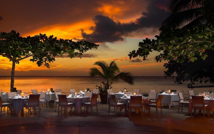 Round Hill Hotel & Villas